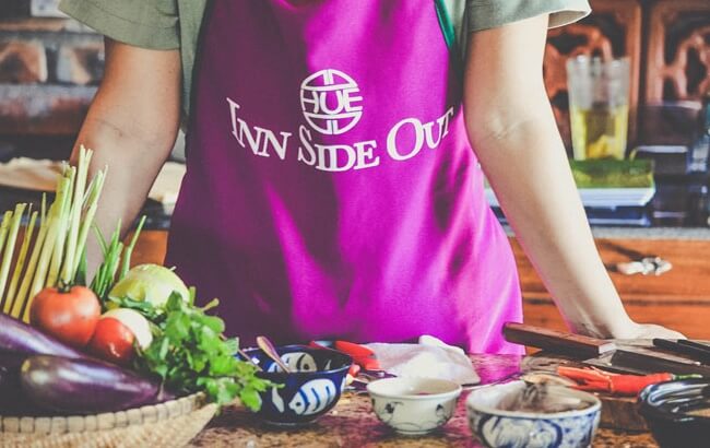 Hue Inn Side out