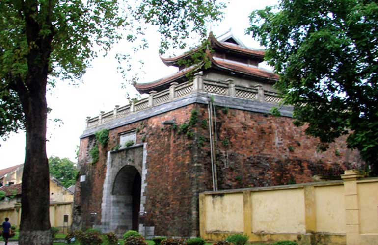 Chinh Bac Mon (Main Northern Gate)