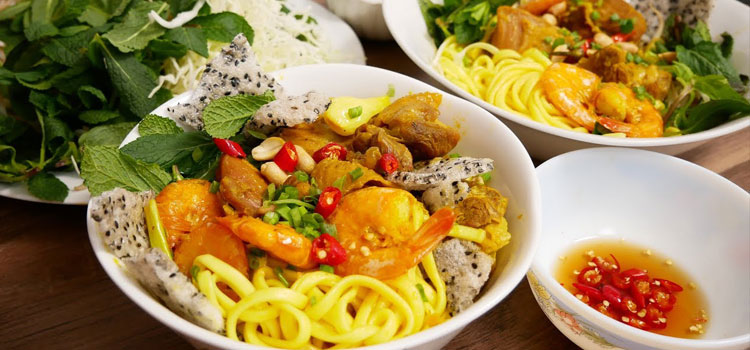 Enjoy Quang Noodles in Hoian