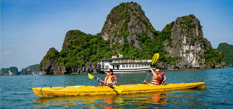 Go kayaking in Halong bay