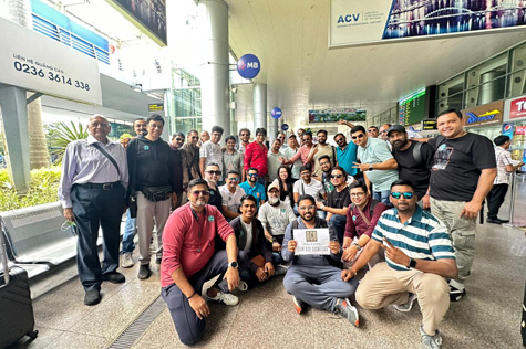 Indian tourists are welcomed at the airport by Vietnamtravels staff..