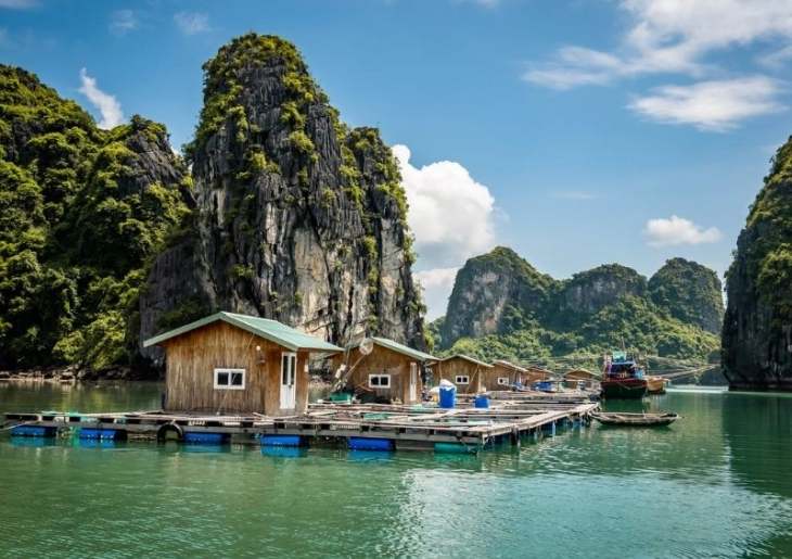 5 Days Vietnam & Cambodia: Hanoi - Halong Bay - Siem Reap