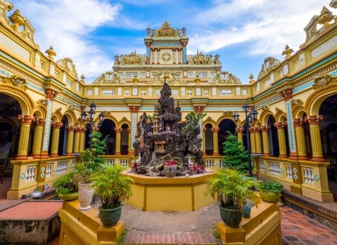 Visit Vinh Trang Pagoda