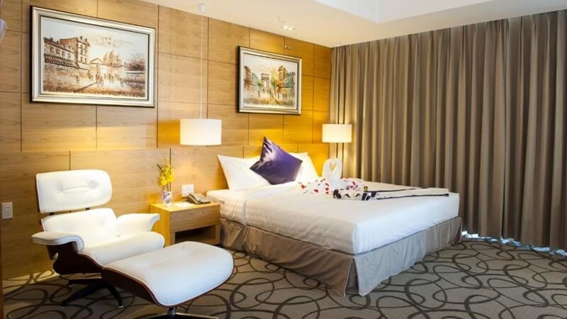 Iris Hotel