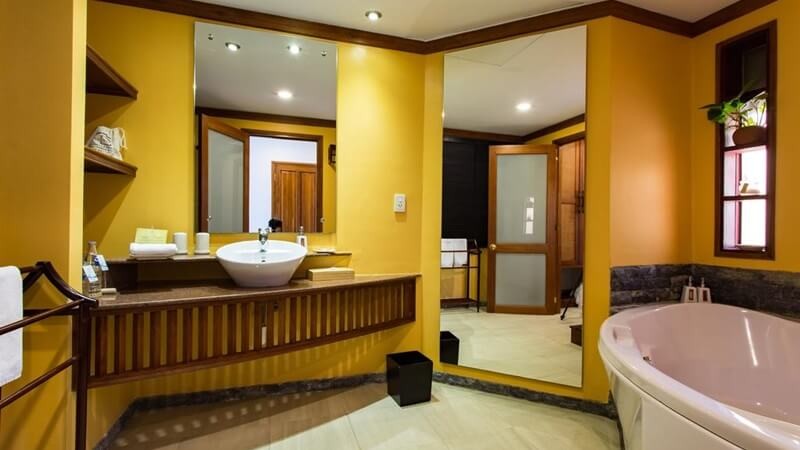 Victoria Hoian Beach Resort & Spa