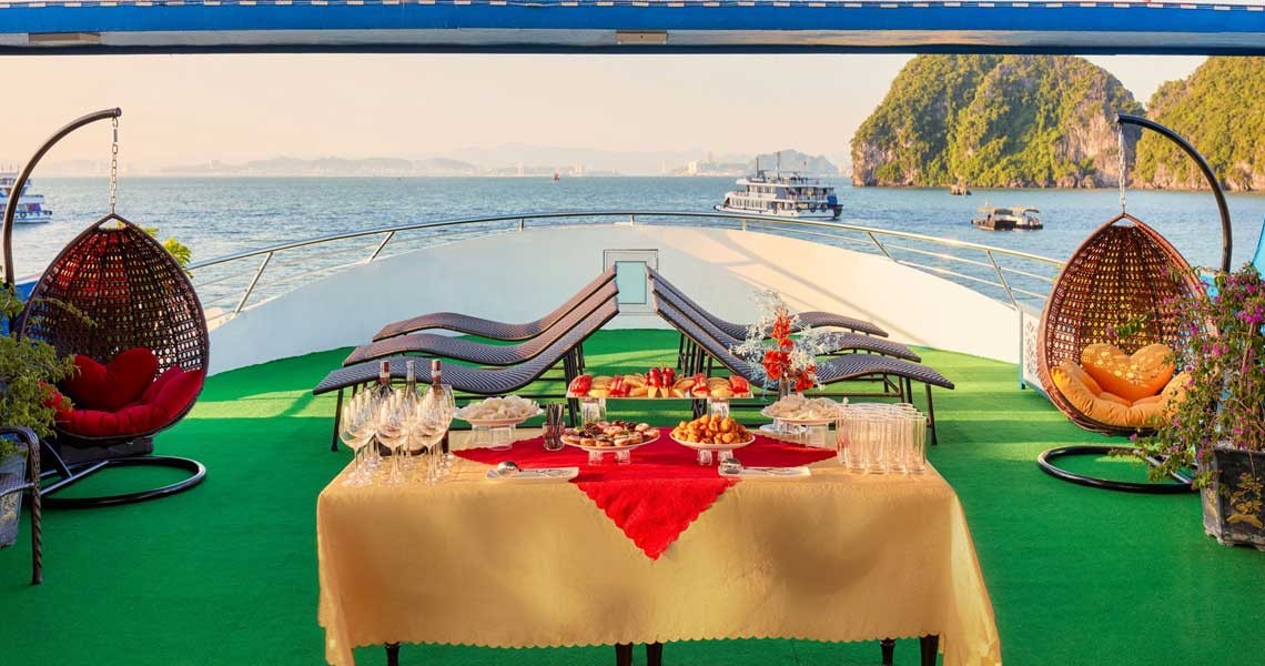 Cozy Bay Premium Cruise