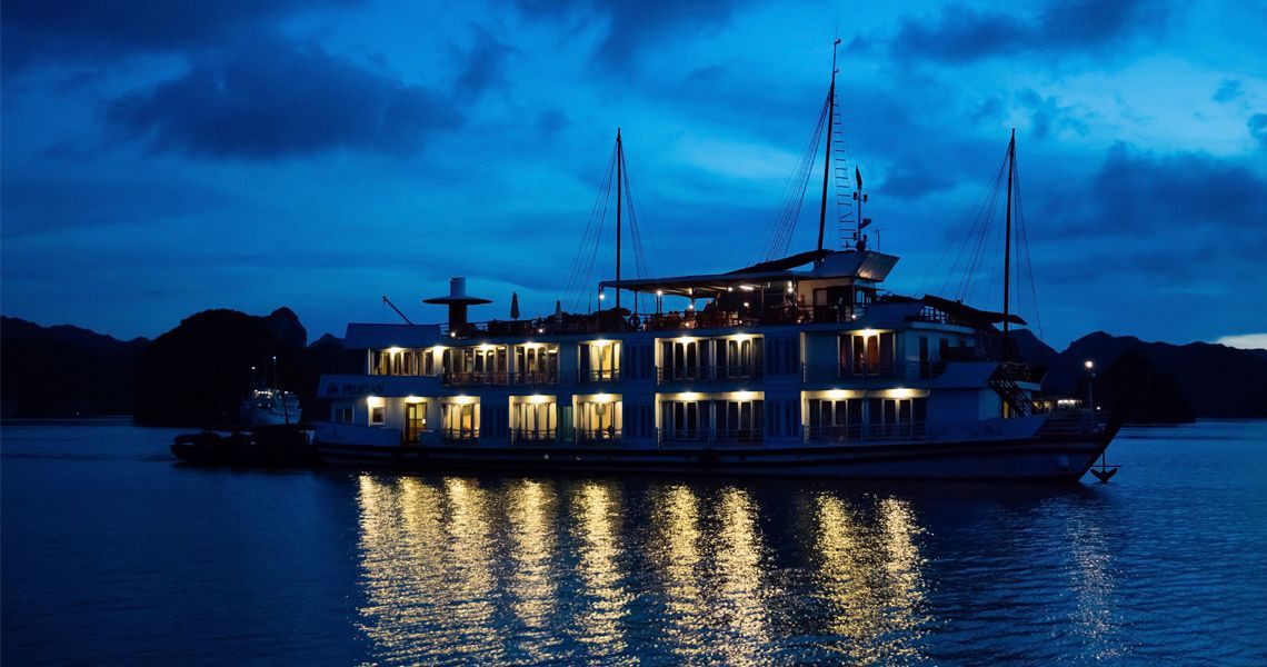 Pelican Cruise