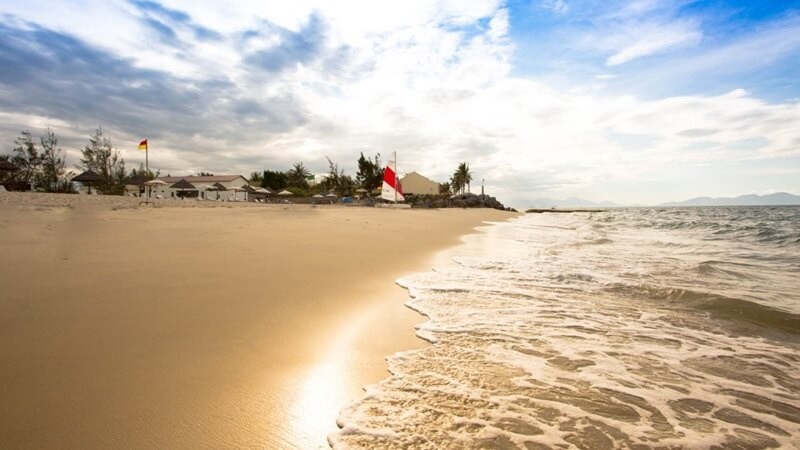 Victoria Hoian Beach Resort & Spa