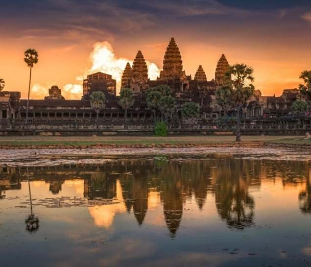 5 Days Vietnam & Cambodia: Hanoi - Halong Bay - Siem Reap