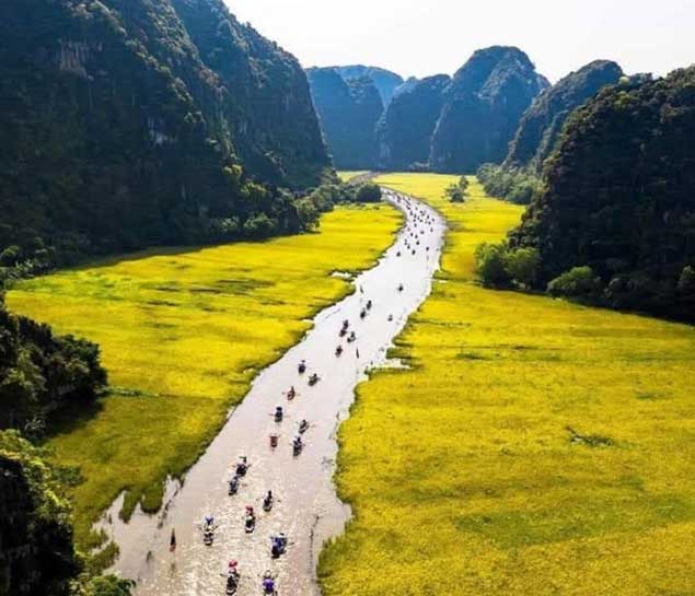 Hoa Lu Tam Coc Day Trip